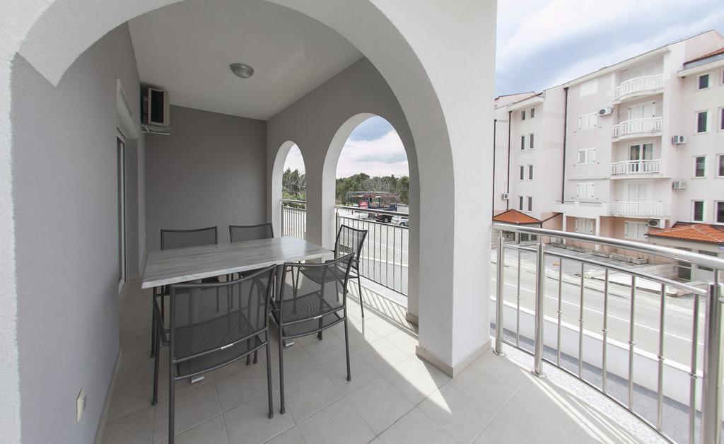 Villa Klara Apartments Baška Voda Εξωτερικό φωτογραφία