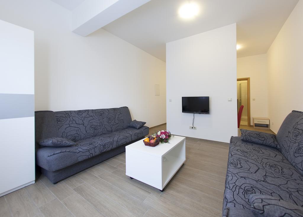 Villa Klara Apartments Baška Voda Εξωτερικό φωτογραφία